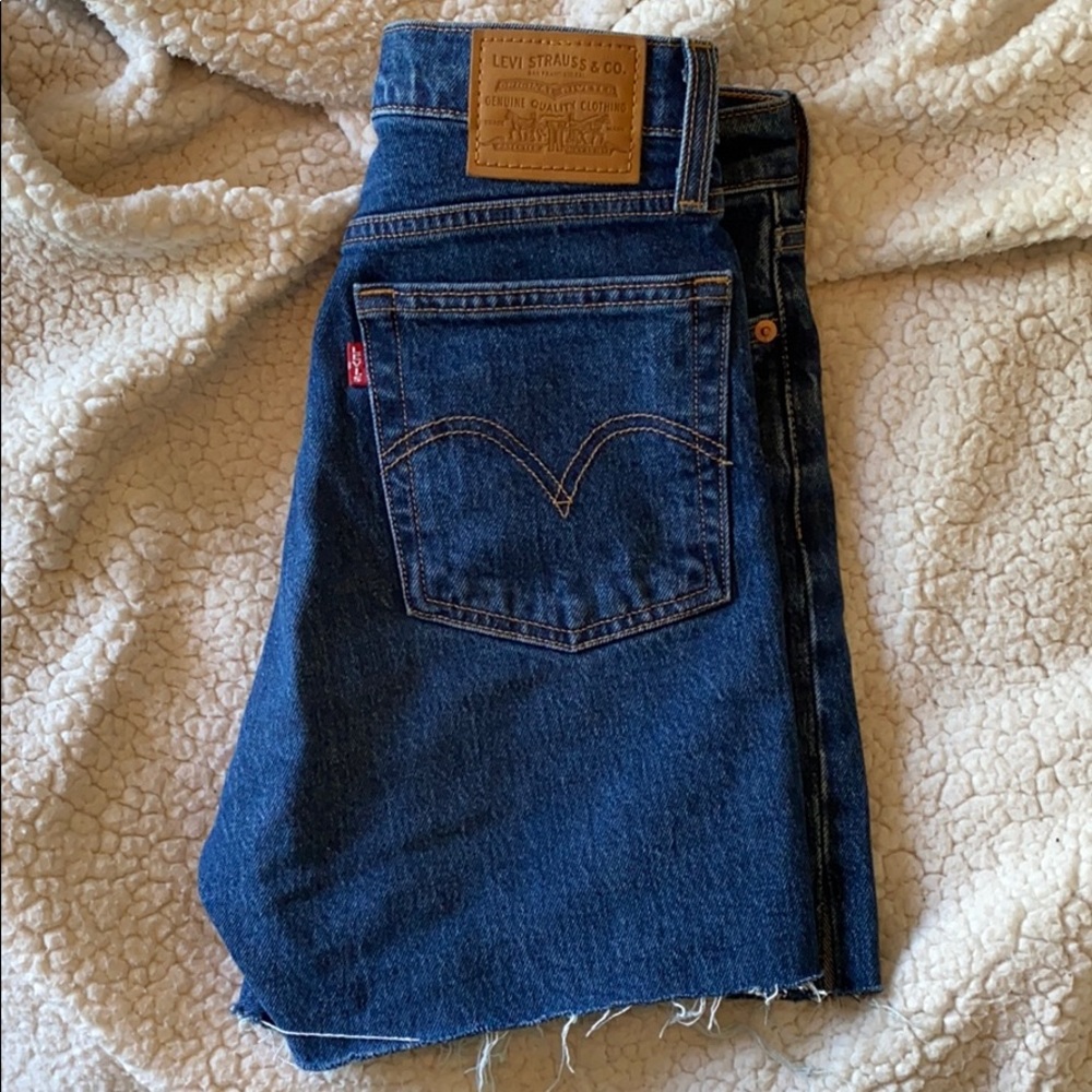 Levi wedgie shorts